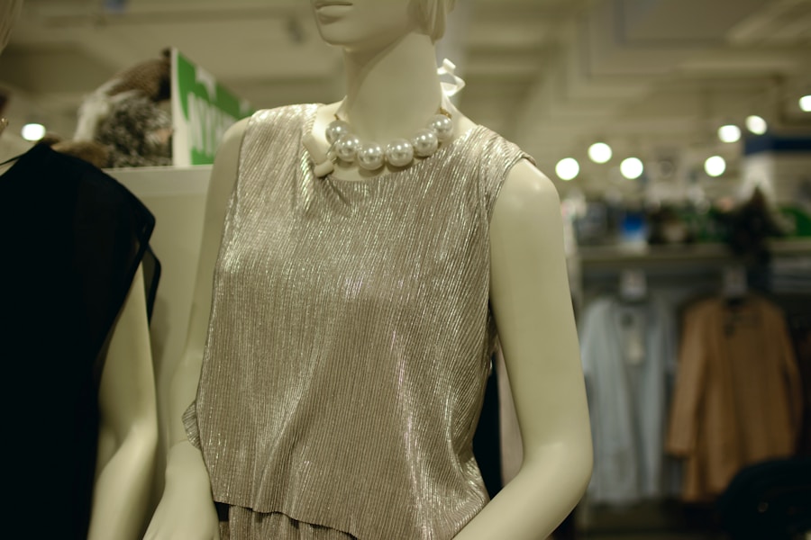 Photo "peach dress what accessories"